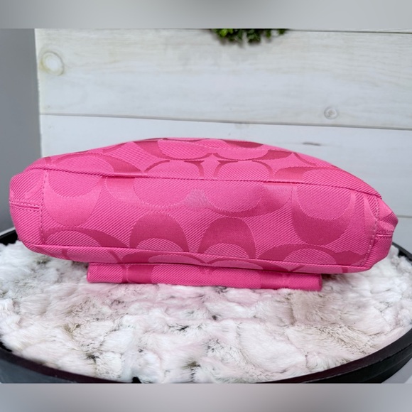 Coach Pink Signature C Nylon Crossbody Bag Rare Clear Daisy Flower Charm Hangtag - Picture 11 of 16